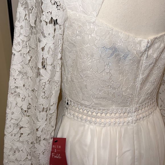 NWT Truth and Fable Women’s White Lace Keyhole Back Dress - Size Small - Picture 10 of 11